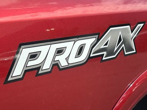 Used 2018 Nissan Titan PRO-4X w/ Pro-4x Convenience Package AWD/4WD image 4