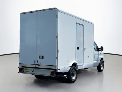 Used 2023 Ford E-350 and Econoline 350 Super Duty w/ Power Windows & Locks Group RWD image 5