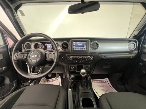 Used 2022 Jeep Wrangler Willys image 10