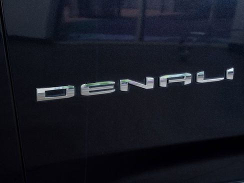 Used 2023 GMC Yukon Denali AWD/4WD image 26