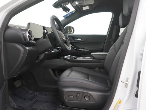 Used 2025 Chevrolet Equinox LT w/ Convenience Package II image 20