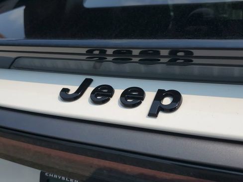 Used 2024 Jeep Wagoneer Launch Edition AWD/4WD image 8