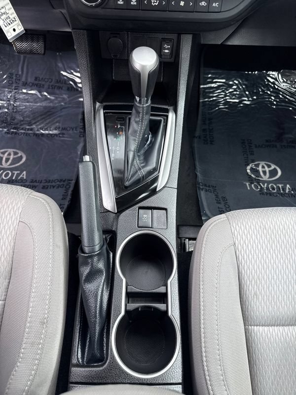 Used 2015 Toyota Corolla LE FWD image 22