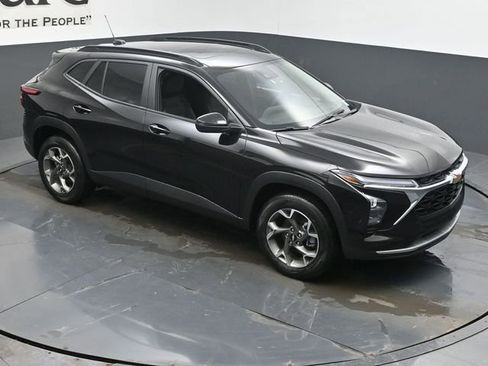 New 2026 Chevrolet Trax LT w/ Sunroof Package image 26