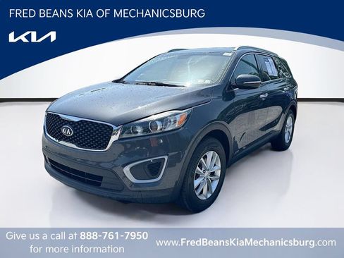 Used 2017 Kia Sorento AWD image 3