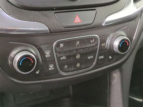 Certified 2020 Chevrolet Equinox LT w/ Driver Convenience Package image 11