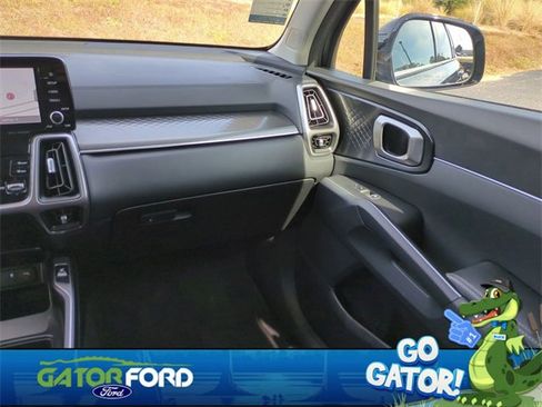 Used 2023 Kia Sorento S image 18
