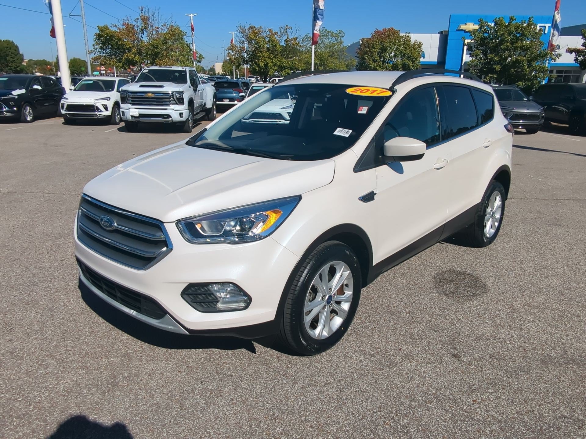 Used 2017 Ford Escape SE w/ Equipment Group 201A FWD image 4
