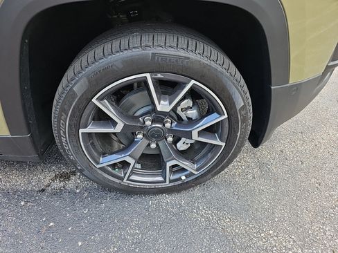 New 2026 Jeep Cherokee Overland w/ Trailer Tow Group AWD/4WD image 10