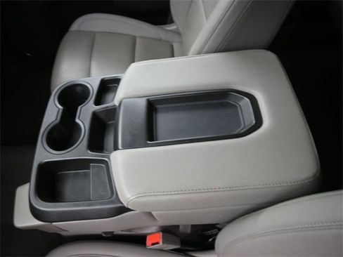 Used 2024 GMC Sierra 1500 SLT image 9