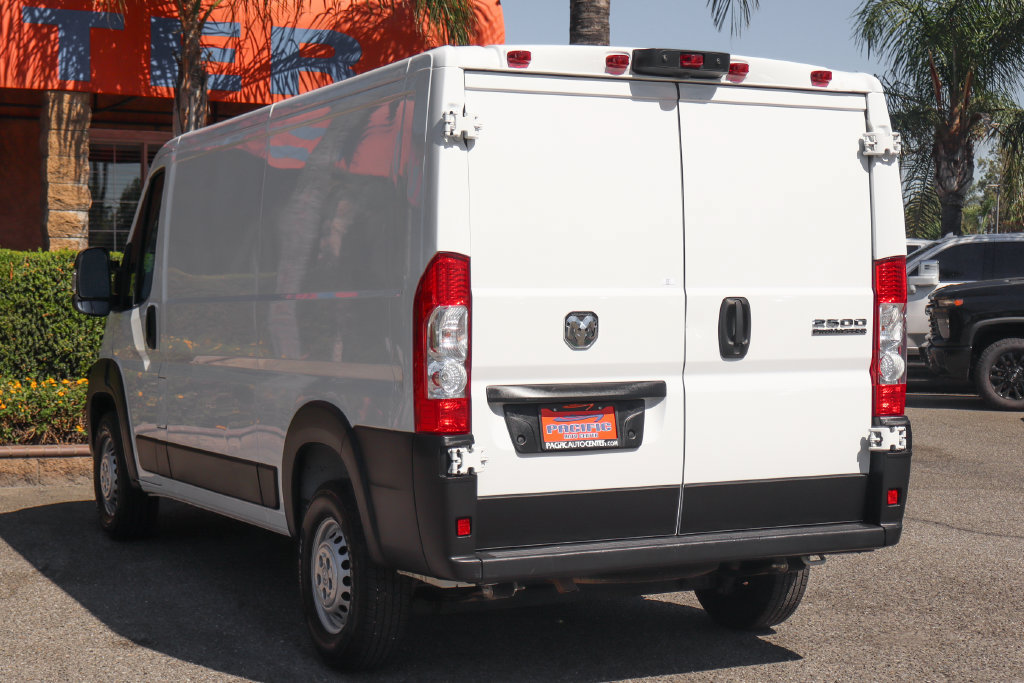 Used 2025 RAM ProMaster 2500 w/ Convenience Group FWD image 6