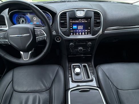 Used 2015 Chrysler 300 Limited RWD image 39