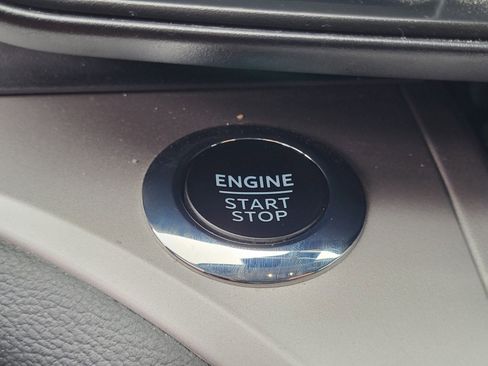 Certified 2023 Ford Explorer XLT RWD image 24