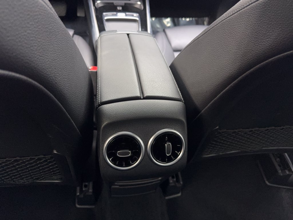 Used 2025 Mercedes-Benz GLB 250 4MATIC image 67