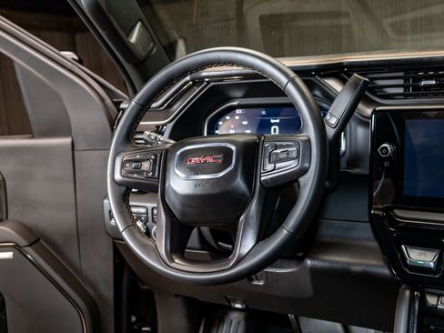 Used 2025 GMC Sierra 2500 AT4 w/ AT4 Premium Plus Package image 18