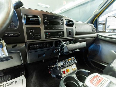 Used 2006 Ford F350 Lariat AWD/4WD image 12