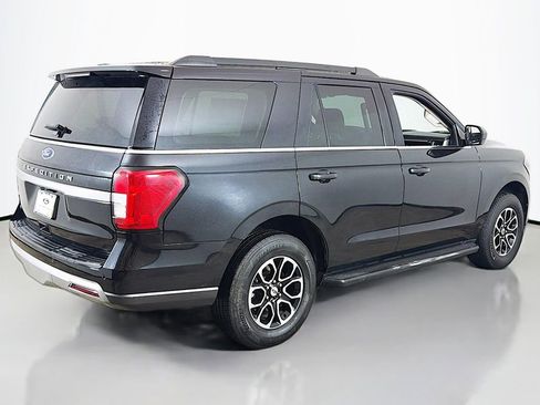 Used 2024 Ford Expedition XLT image 12