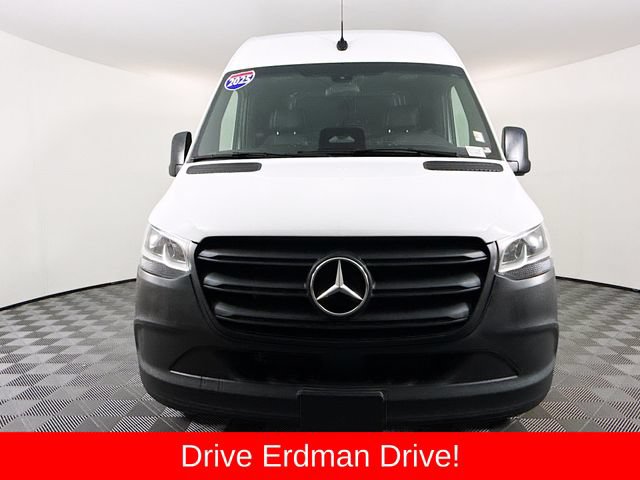 Used 2025 Mercedes-Benz Sprinter 2500 image 2