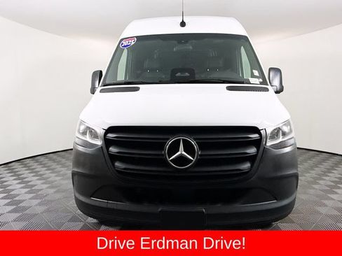 Used 2025 Mercedes-Benz Sprinter 2500 image 2