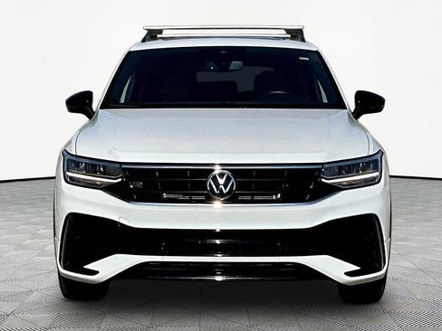 Used 2024 Volkswagen Tiguan SE R-Line FWD image 2