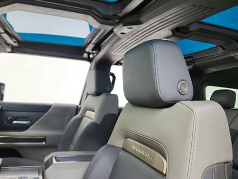 Used 2025 GMC Hummer EV 2X w/ LPO, Cargo Utility Package image 32
