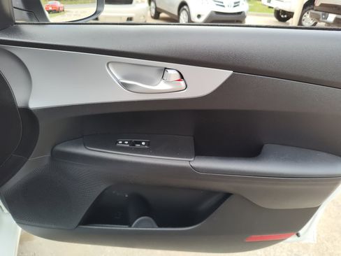 Used 2023 Kia Forte LXS image 21