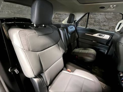 New 2026 Ford Explorer Active w/ Active Comfort Package AWD/4WD image 9