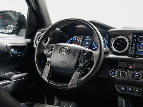 Certified 2020 Toyota Tacoma TRD Off-Road w/ Technology Package AWD/4WD image 15