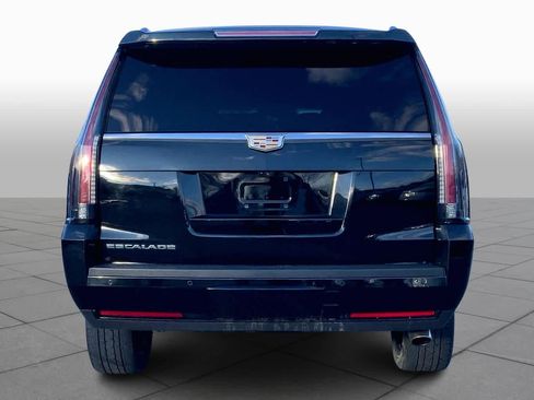 Used 2017 Cadillac Escalade ESV Premium Luxury image 4