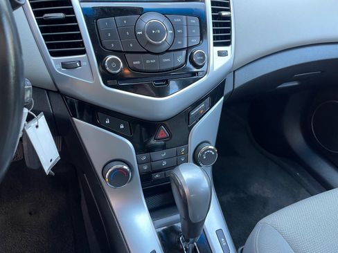 Used 2011 Chevrolet Cruze Eco image 26