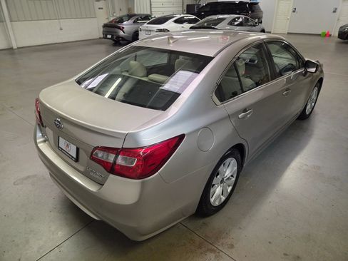Used 2017 Subaru Legacy 2.5i Premium w/ Moonroof Package AWD/4WD image 7