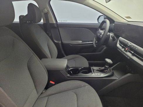 Used 2025 Kia K4 FWD image 21
