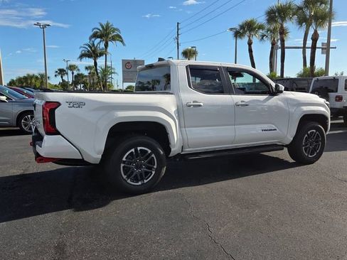 Used 2024 Toyota Tacoma TRD Sport AWD/4WD image 8