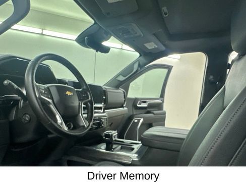 Used 2024 Chevrolet Silverado 1500 LTZ w/ LTZ Premium Package AWD/4WD image 36