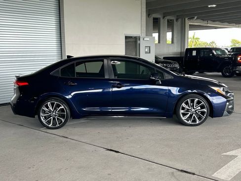 Used 2022 Toyota Corolla SE FWD image 2