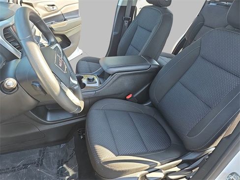 Certified 2023 GMC Acadia SLE image 15