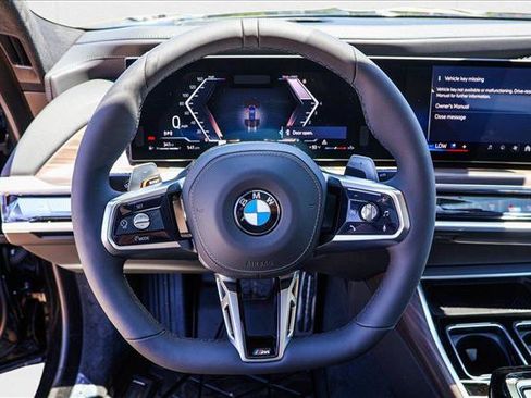 Used 2025 BMW 760i xDrive w/ Executive Package AWD/4WD image 13