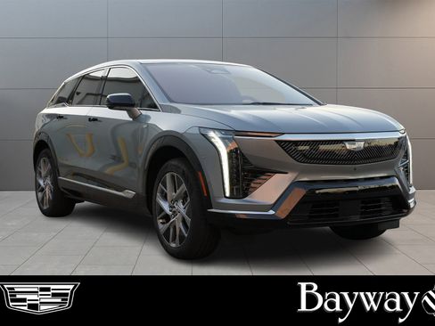 New 2026 Cadillac Optiq Luxury 1 image 3
