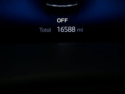 Used 2025 BMW X5 xDrive50e w/ Premium Package image 11