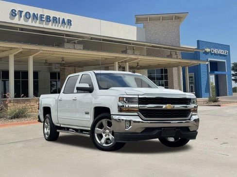 Used 2018 Chevrolet Silverado 1500 LT w/ Texas Edition RWD image 2