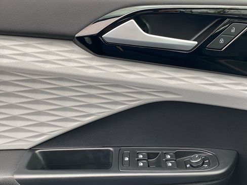 Certified 2022 Volkswagen Taos S image 20