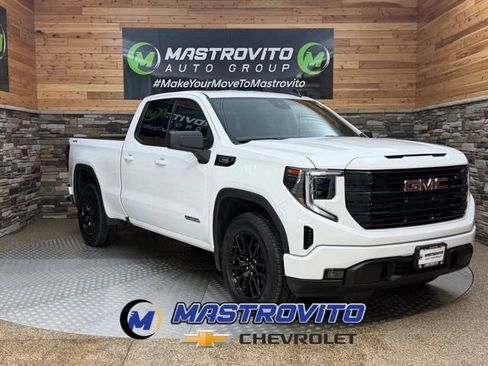 Used 2025 GMC Sierra 1500 Elevation AWD/4WD image 1