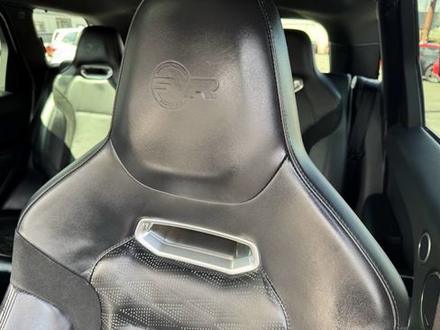 Used 2018 Land Rover Range Rover Sport SVR image 15