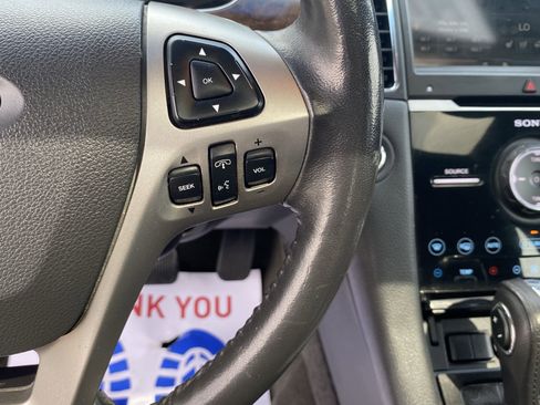 Used 2014 Ford Taurus Limited w/ Equipment Group 301A image 10