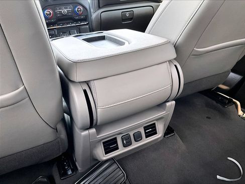 Used 2020 Chevrolet Silverado 1500 LT w/ All-Star Edition AWD/4WD image 12