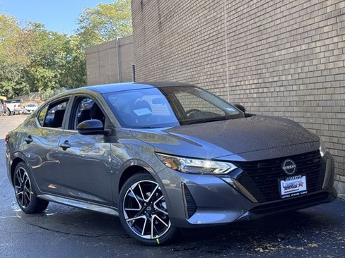 New 2025 Nissan Sentra SR image 2