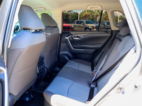 Used 2025 Toyota RAV4 XLE AWD/4WD image 11