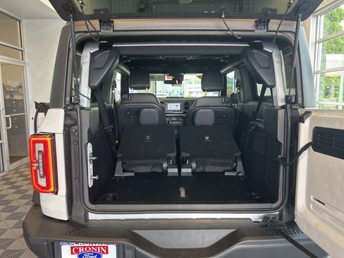 Used 2023 Ford Bronco Badlands image 12