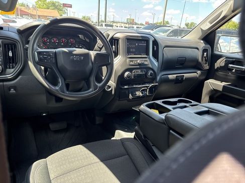 Used 2025 Chevrolet Silverado 1500 Custom Trail Boss w/ Turbomax Blackout Package AWD/4WD image 18