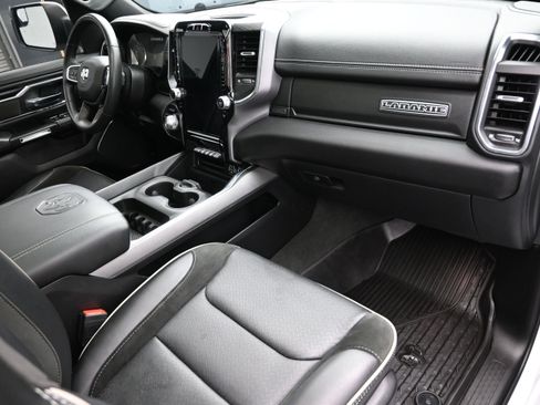 Used 2024 RAM 1500 Laramie AWD/4WD image 40